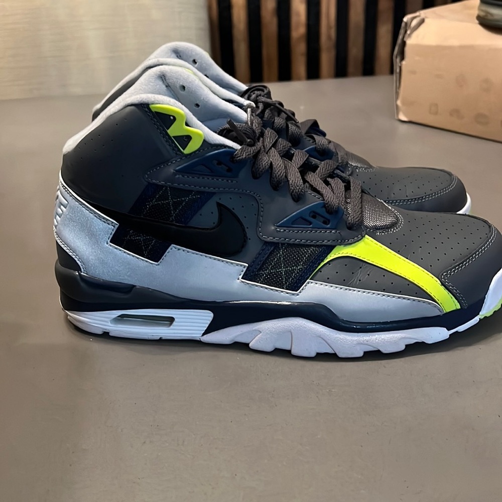 Air Trainer SC High size 9.5